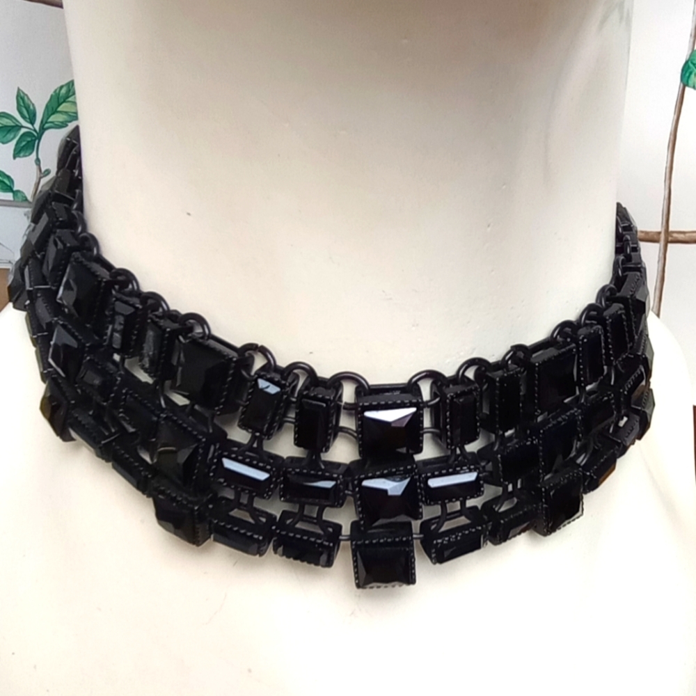 Natasha Black Glass Facet Link Choker Necklace 15" Magnetic Closure